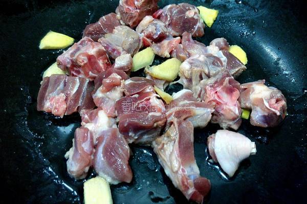 鸭肉焖土豆的做法图解3