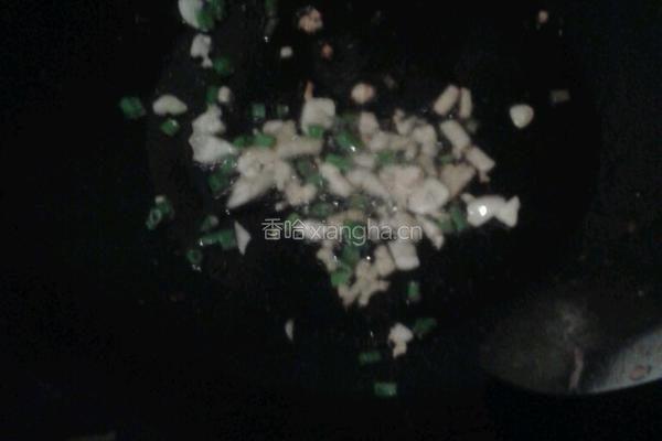 香菇炒滑鸡的做法图解4