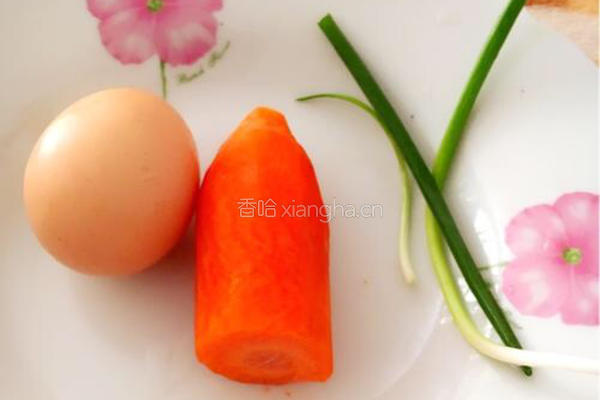 胡萝卜鸡蛋米汤羹（宝宝食谱）的做法图解1