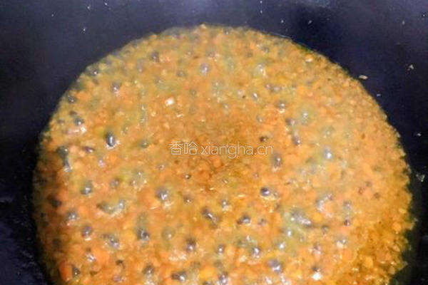 胡萝卜鸡蛋米汤羹（宝宝食谱）的做法图解3