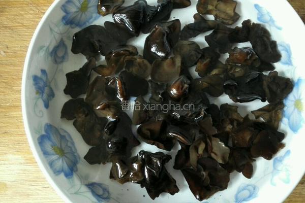 凉调洋葱木耳的做法图解2