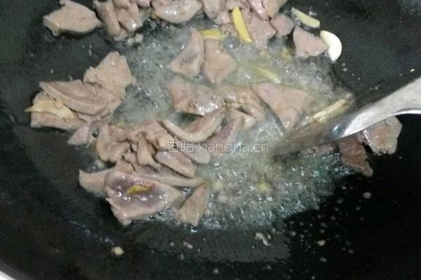 酸菜炒猪肝的做法图解5