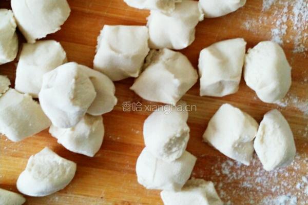 西葫芦韭菜鸡蛋虾米水饺的做法图解8