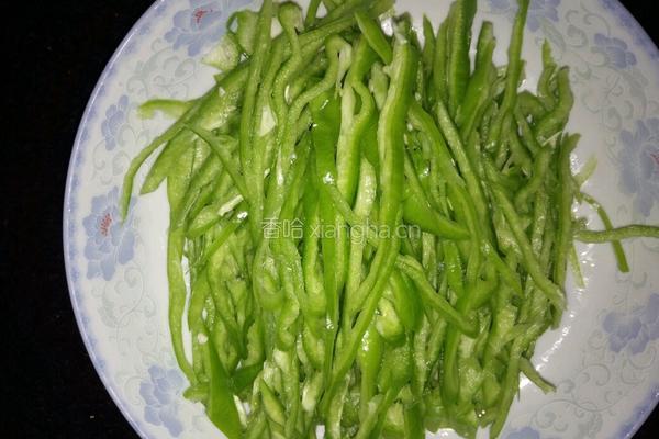 青椒炒鸡蛋的做法图解2