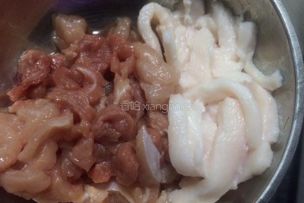 胡萝卜炒肉的做法图解1