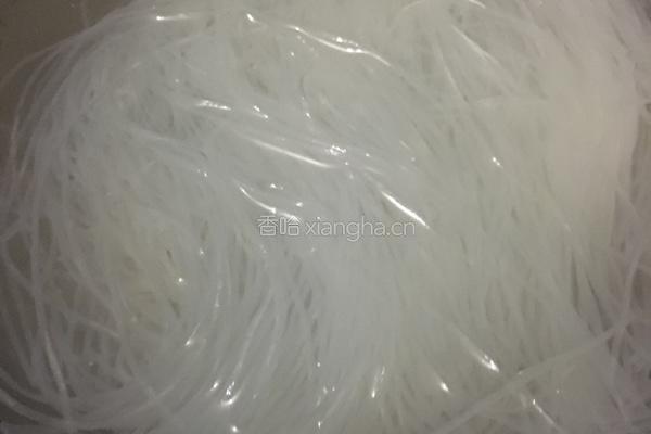 干瑶柱虾米白菜汤的做法图解4