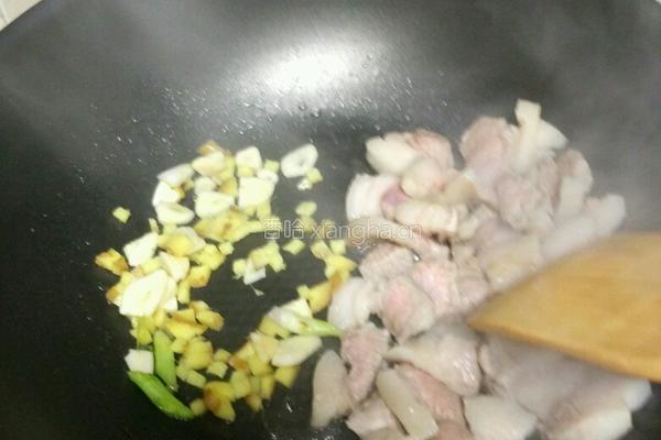 手撕包菜炒肉片的做法图解3