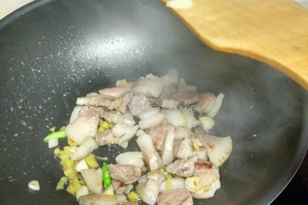 手撕包菜炒肉片的做法图解4
