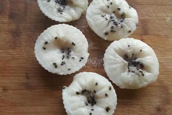牛奶黑芝麻米糕的做法图解4