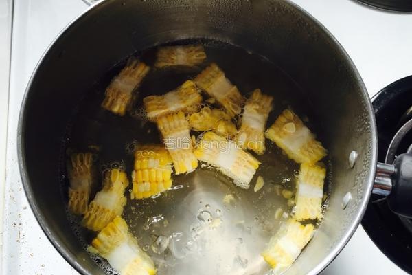蒜蓉黄油海鲜的做法图解2