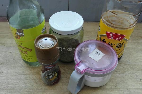 羊肉片炒金针菇的做法图解2