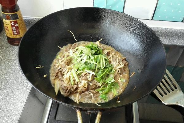 羊肉片炒金针菇的做法图解8