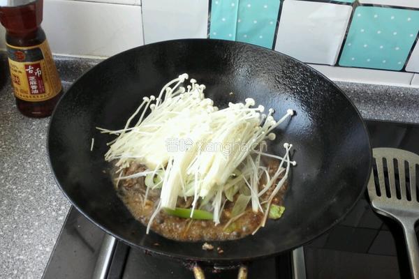 羊肉片炒金针菇的做法图解7