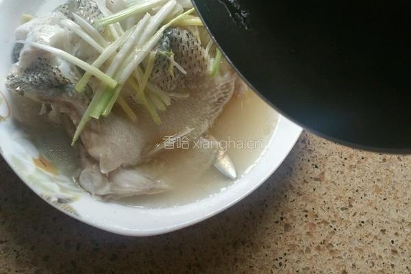 简易清蒸鲈鱼的做法图解3