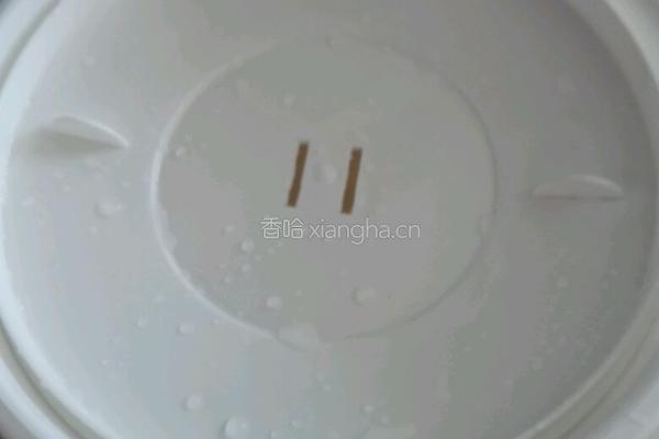 微波炉煮米饭的做法图解1