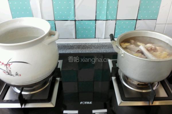 茶树菇炖柴鸡的做法图解3