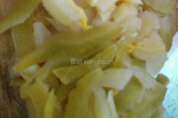 猪心炒咸菜的做法图解1