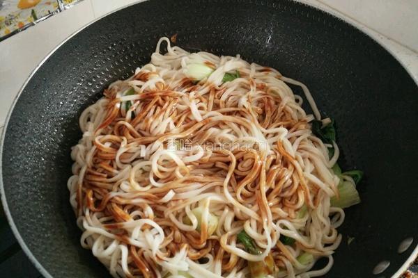 蚝油茄汁拌面的做法图解7