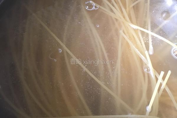 龙利鱼意面的做法图解3