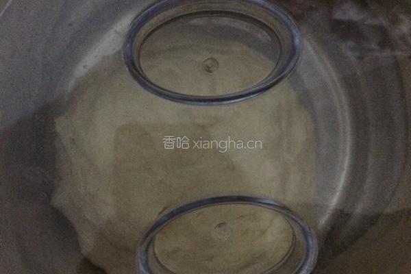 洋葱火腿披萨的做法图解2