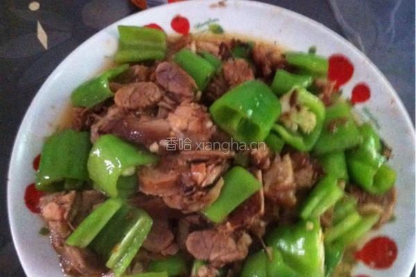 卤味猪蹄炒青椒