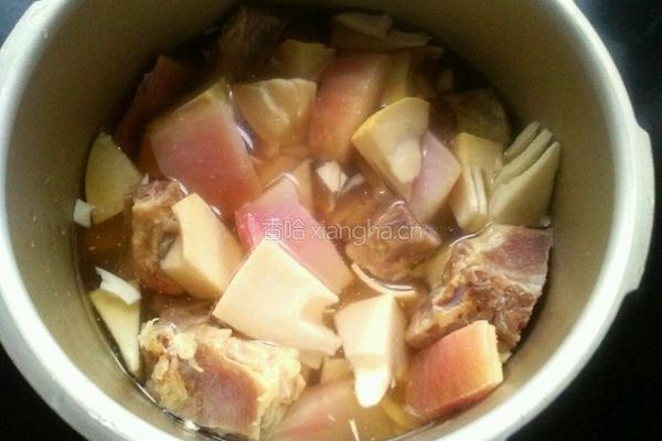 毛笋炖腌肉的做法图解5