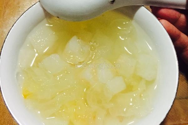 春天了,教你做一份颜值超高的银耳羹。的做法图解7