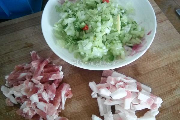 腌菜花炒肉的做法图解4