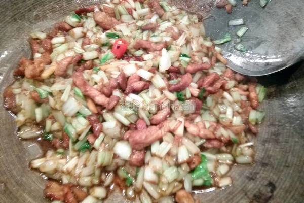 腌菜花炒肉的做法图解8