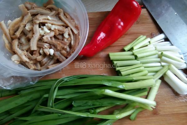 大蒜炒牛肚的做法图解1