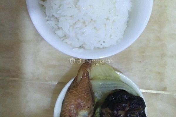 煎煮海鱼白菜牛肝菌花菇煲的做法图解5