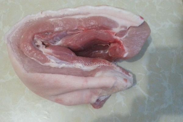 白切肉的做法图解1