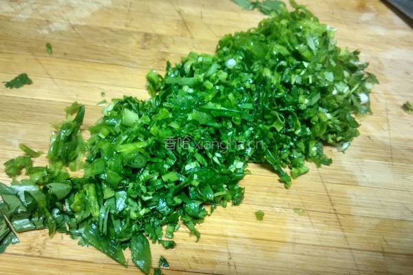 菠菜汤面条的做法图解2
