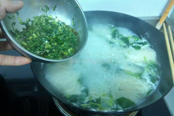 菠菜汤面条的做法图解8