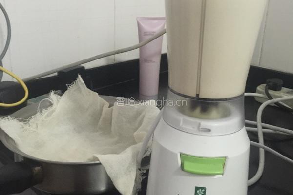 现磨豆浆的做法图解2