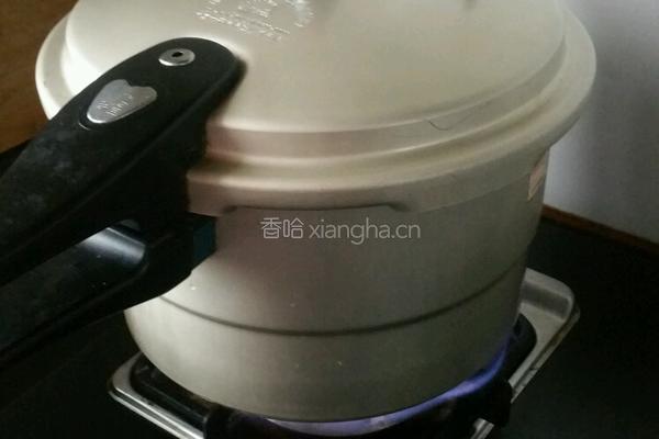 五谷杂粮粥的做法图解3