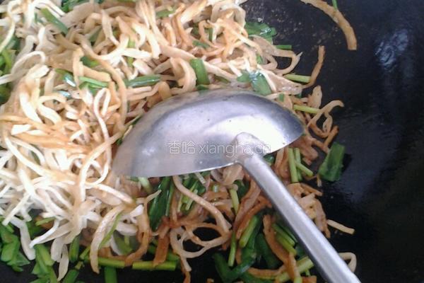 韭菜炒饼的做法图解8