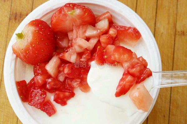 草莓🍓和老酸奶的故事的做法图解10