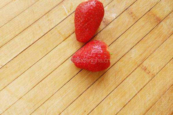 草莓🍓和老酸奶的故事的做法图解4