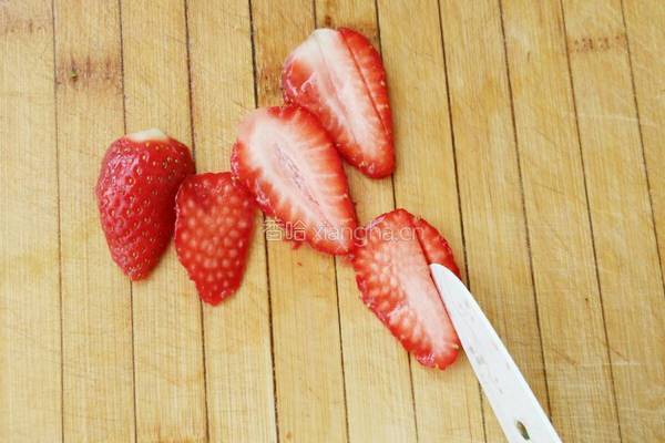 草莓🍓和老酸奶的故事的做法图解6