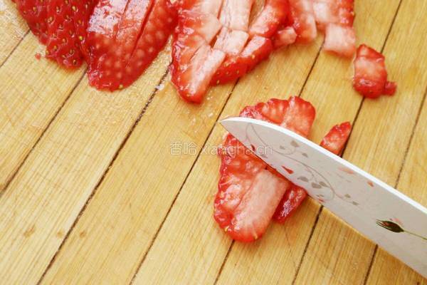 草莓🍓和老酸奶的故事的做法图解7