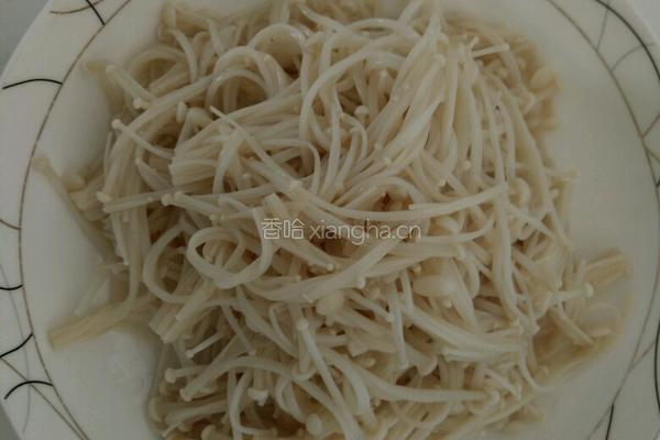 金针菇肥牛小白菜汤的做法图解1