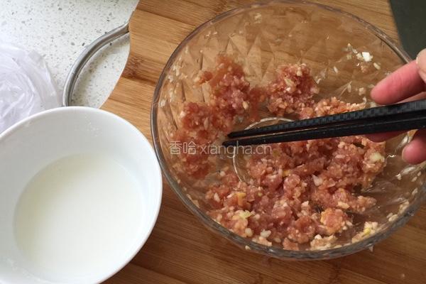 马蹄瘦肉丸子的做法图解3