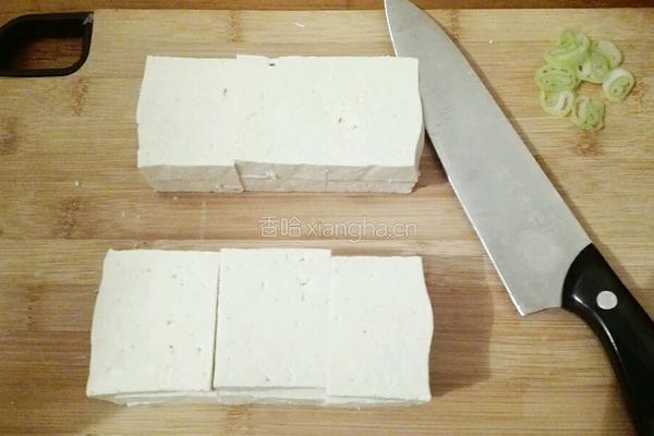 煎豆腐小白菜的做法图解1