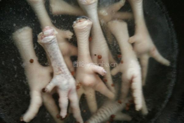 泡椒凤爪的做法图解3