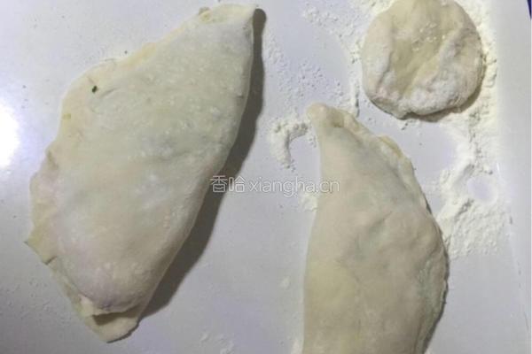 韭菜盒子的做法图解3