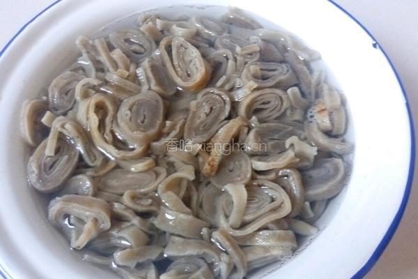 鱼面菜头汤的做法图解2