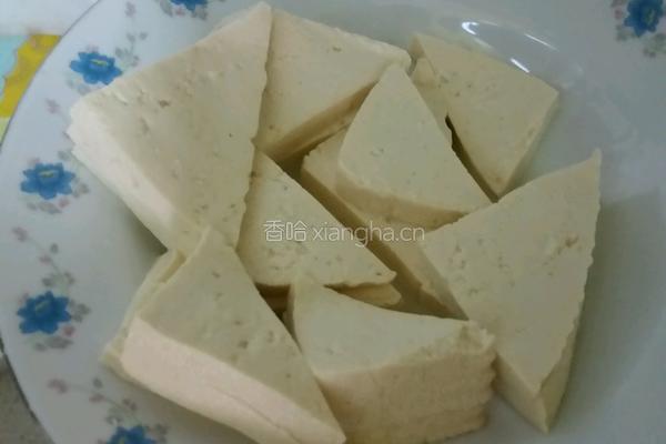 番茄酱口蘑白菜烧豆腐的做法图解1