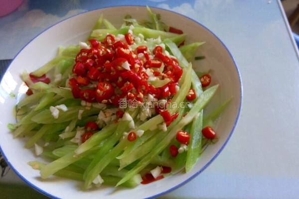 凉拌莴笋的做法图解5