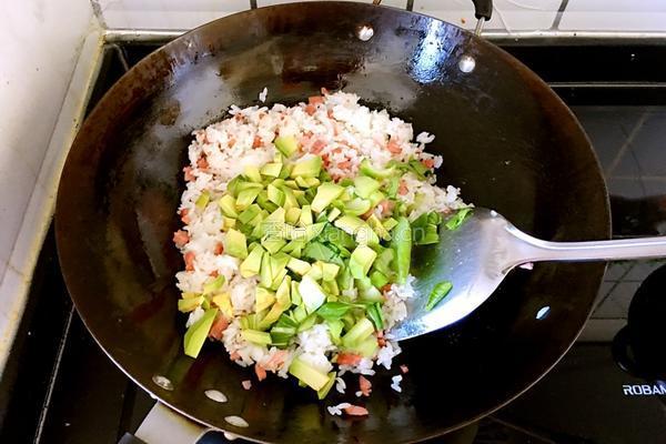 什锦炒饭的做法图解6